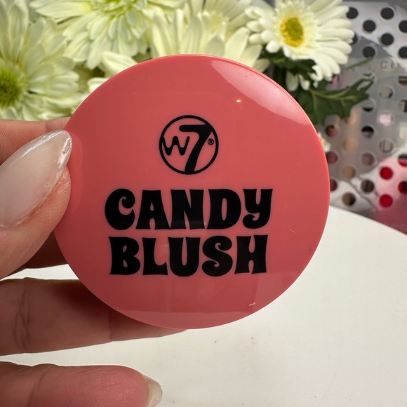 3/$25 👍 W7 Candy Blush color: Gossip New in package - Picture 1 of 5